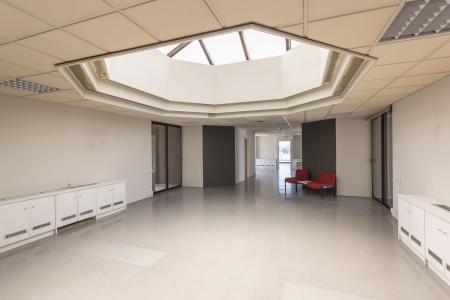 South Athens offices 2,330 sq.m for rent