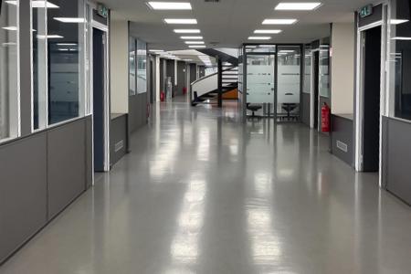 South Athens offices 2,330 sq.m for rent