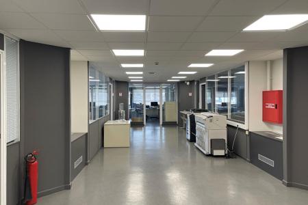 South Athens offices 2,330 sq.m for rent