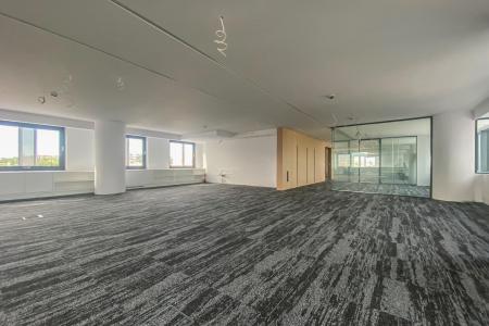 Commercial building 4400 sq.m for rent, North Athens