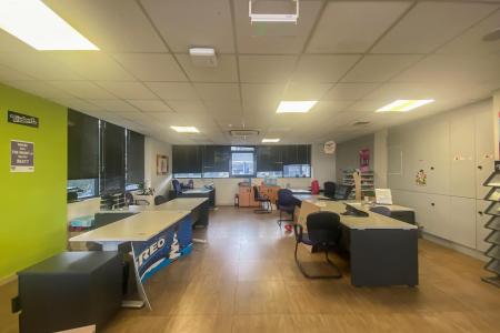 West Athens, offices 1,000 sq.m for rent