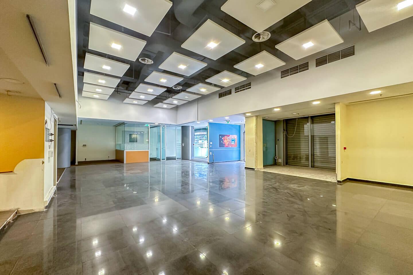 Athens, ground floor offices 802 sq.m for rent