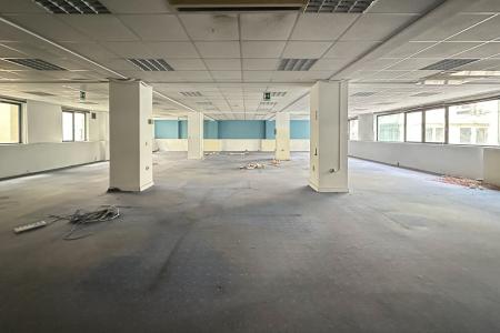 Athens, office building 7.500 sq.m for rent