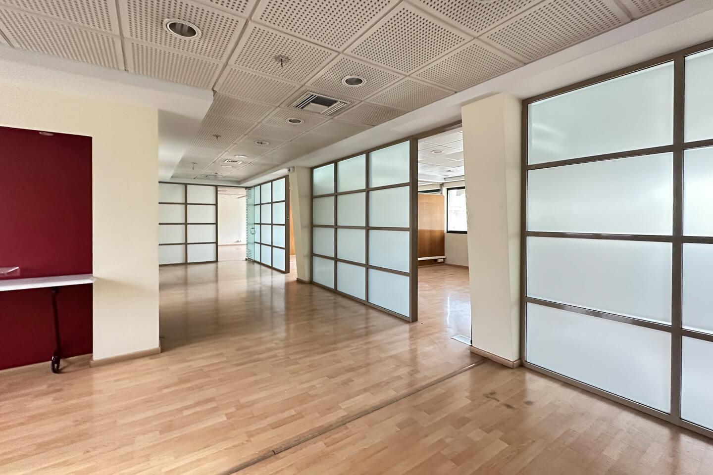 Athens, office building 7.500 sq.m for rent