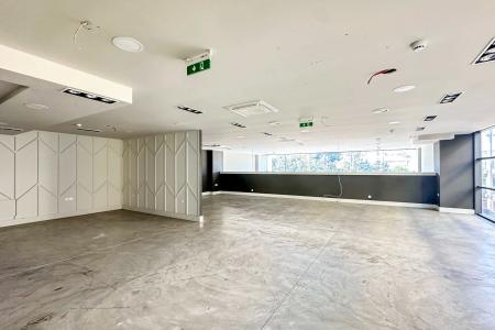 Commercial building 1.800 sq.m for rent, North Athens