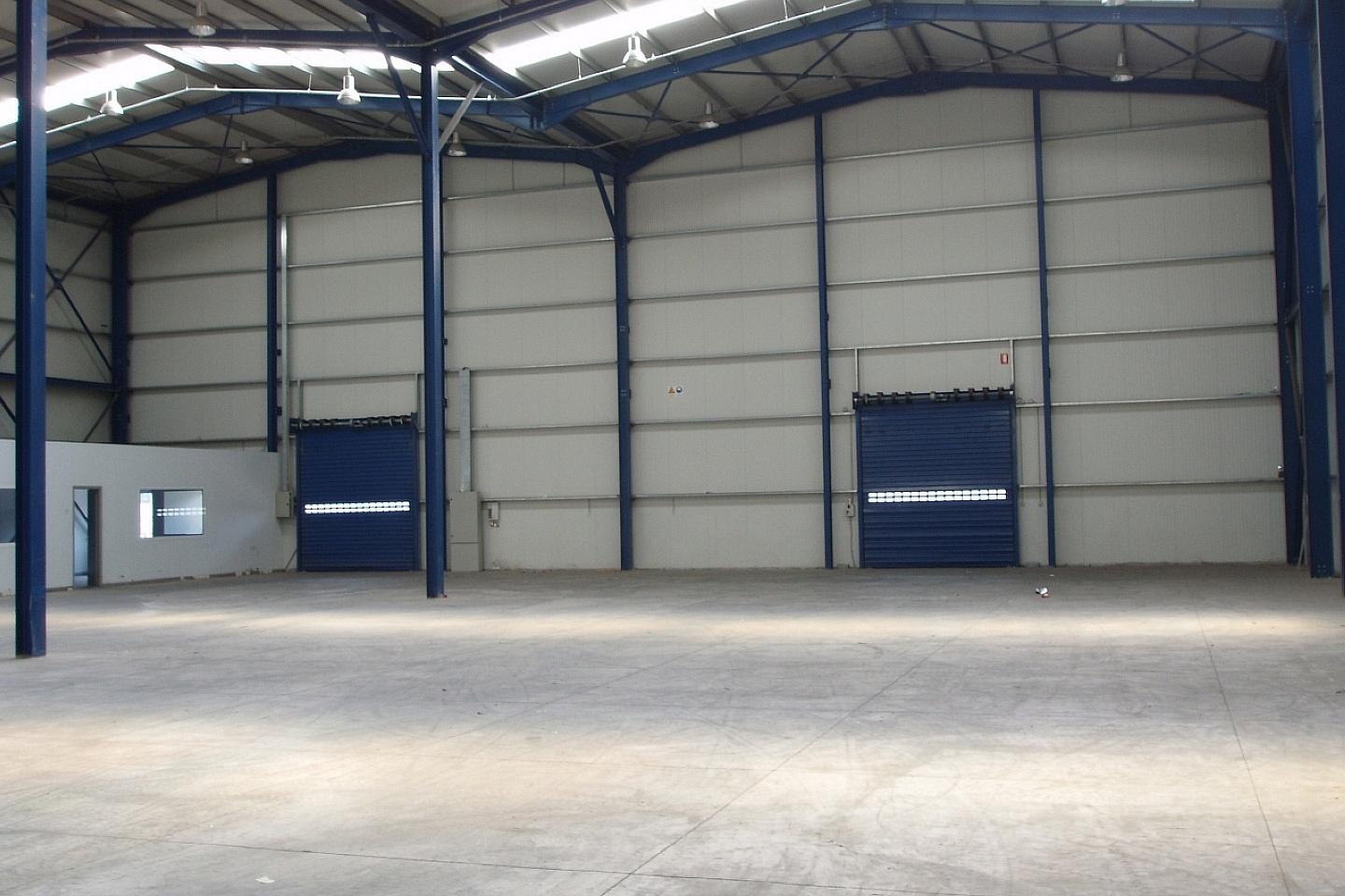 West Attica industrial warehouse 2.500 sqm to let