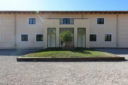 West Athens, building 546 sqm to let