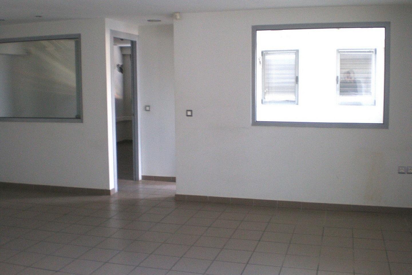 Aghia Paraskevi, building 830 sq.m to let