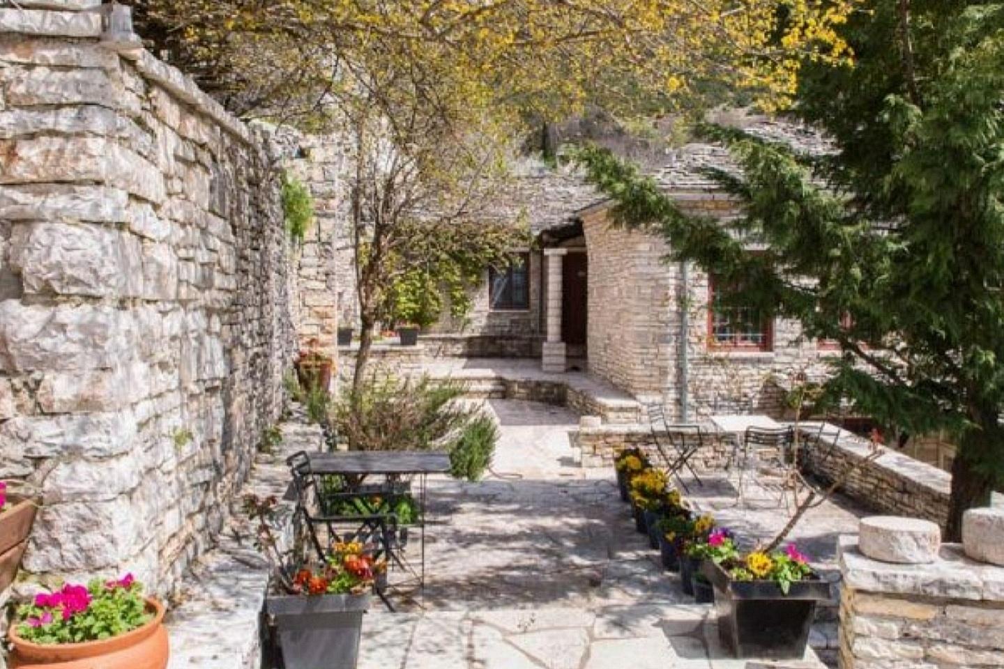 Zagori tranditional hotel 560 sq.m for sale