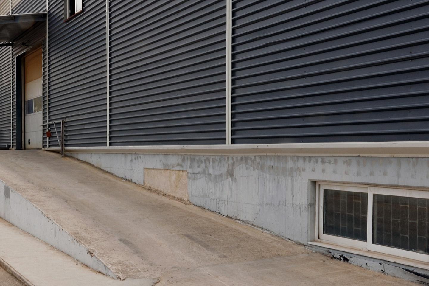 West Athens industrial warehouse 830 sqm for rent