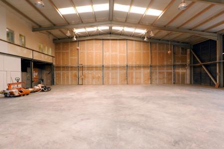 West Athens industrial warehouse 830 sqm for rent