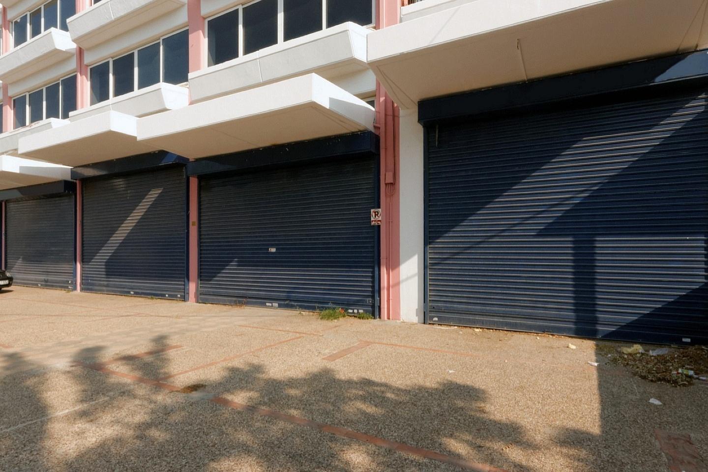 West Athens, building 2,000sqm to let