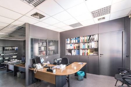 North Athens building 1.210 sq.m for rent