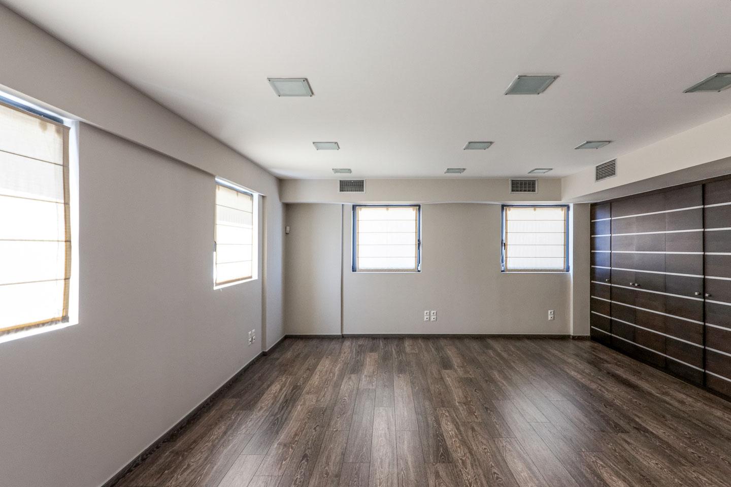 North Athens building 1.180 sq.m for sale