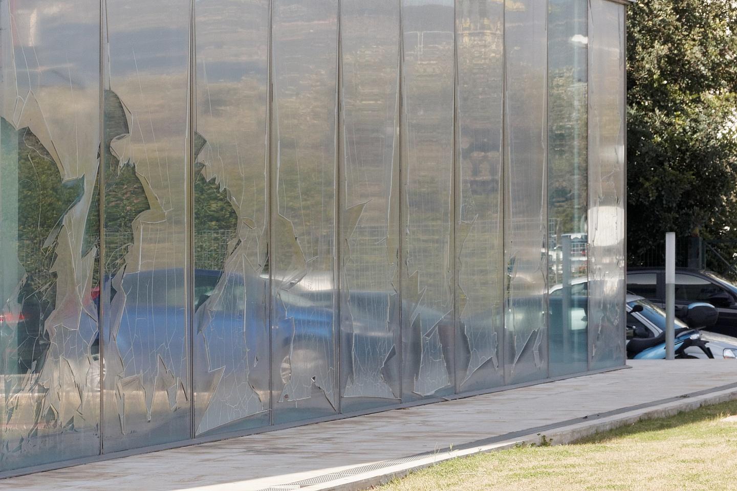 North Athens shops 3.000 sqm for rent