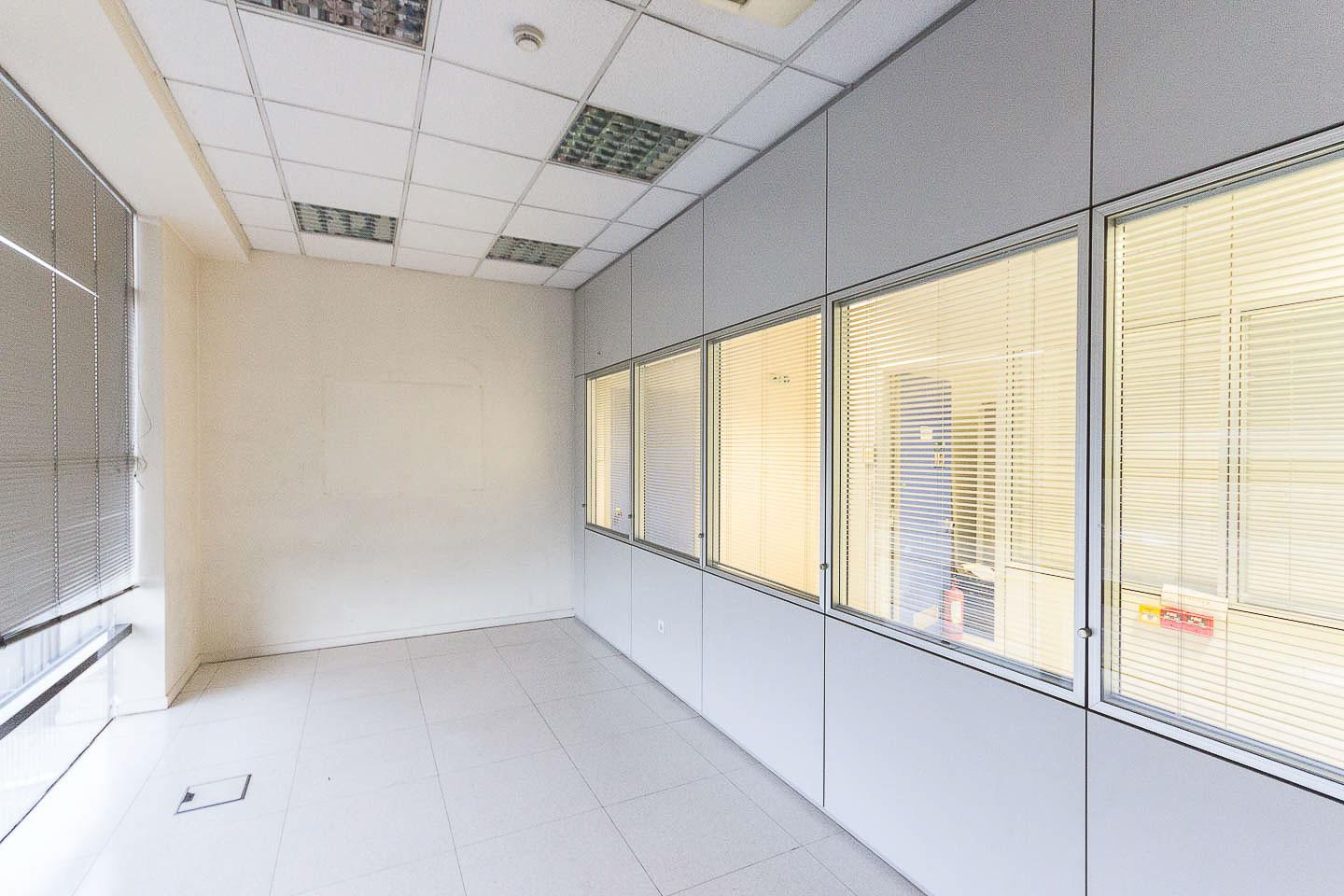 West Athens office building 1.800 sq.m for rent