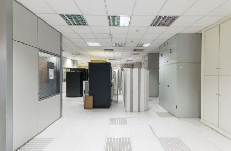 West Athens office building 1.800 sq.m for rent