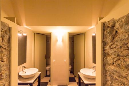 Athens, building 540 for rent