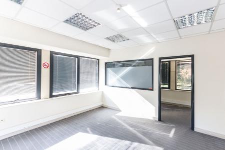 North Athens office building 1.000 sq.m., for rent