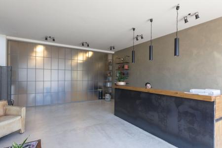 North Athens retail store 1.380 sq.m for rent