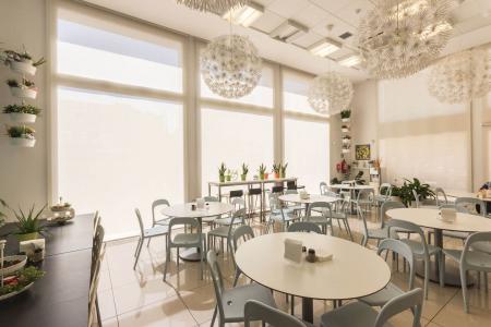 West Athens commercial space 1.016 sq.m for rent