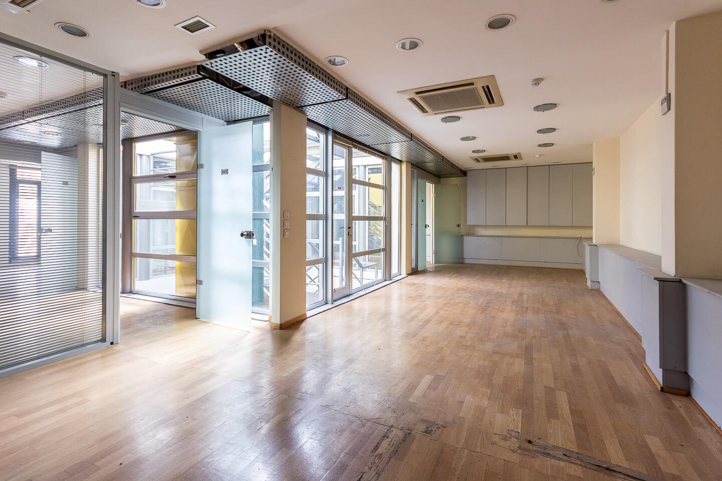 Athens independent building 1.900 sq.m for rent