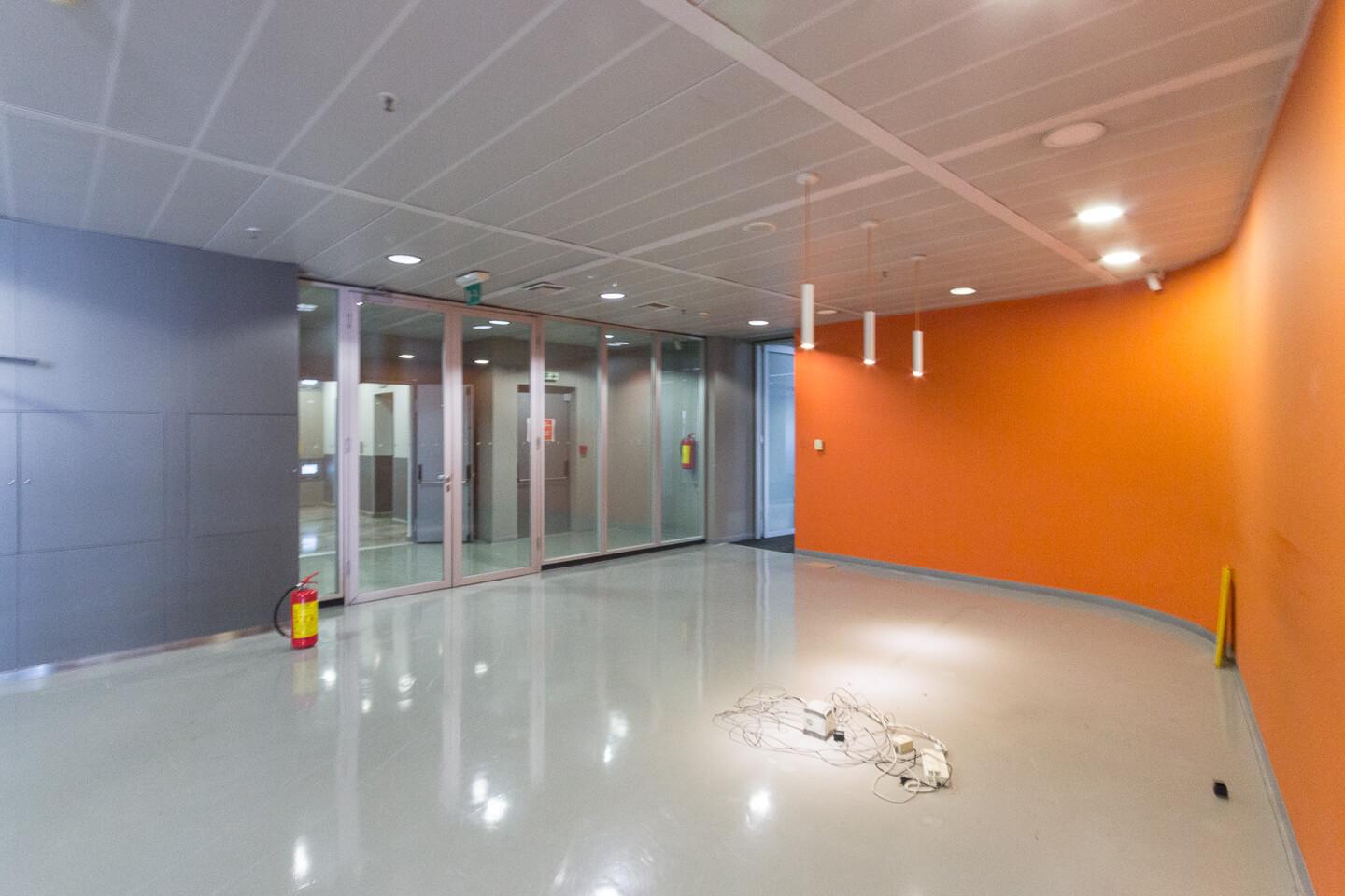 South Athens office 2.430 sq.m for rent