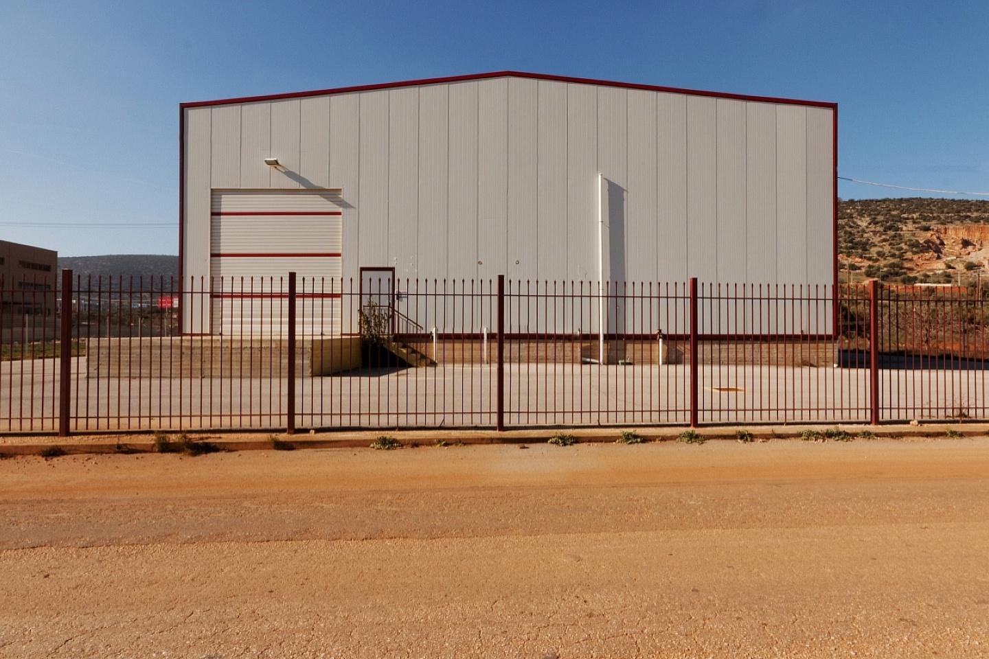 East Attica industrial building 1.100 sq.m for rent