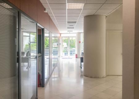 Independent building 1.600 sq.m for rent, North Athens