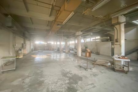 Commercial building 1.350 sq.m for sale, south Athens