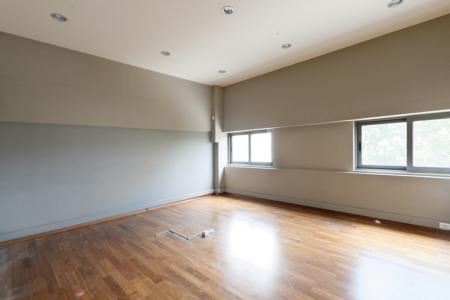 West athens office space 460 sq.m for rent