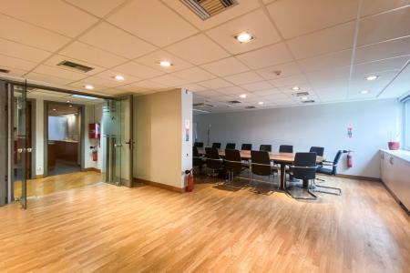 Syntagma office of 460 sq.m for rent