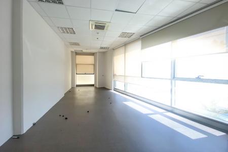 Luxurious offices of 1.578 sq.m north of Athens