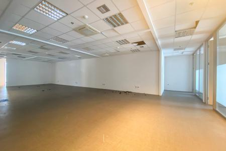 Luxurious offices of 1.578 sq.m north of Athens