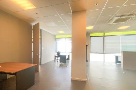 Luxurious offices of 1.578 sq.m north of Athens