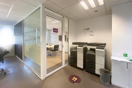 North Athens office 1.080 sqm for rent.