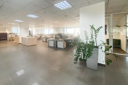 North Athens office 1.080 sqm for rent.