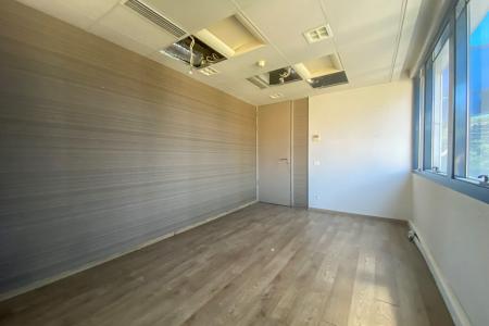 Chalandri building 5,925 sq.m is available for sale