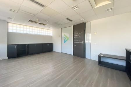 Chalandri building 5,925 sq.m is available for sale