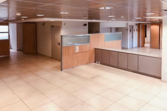 Commercial building of 2.736 sq.m in Athens for rent